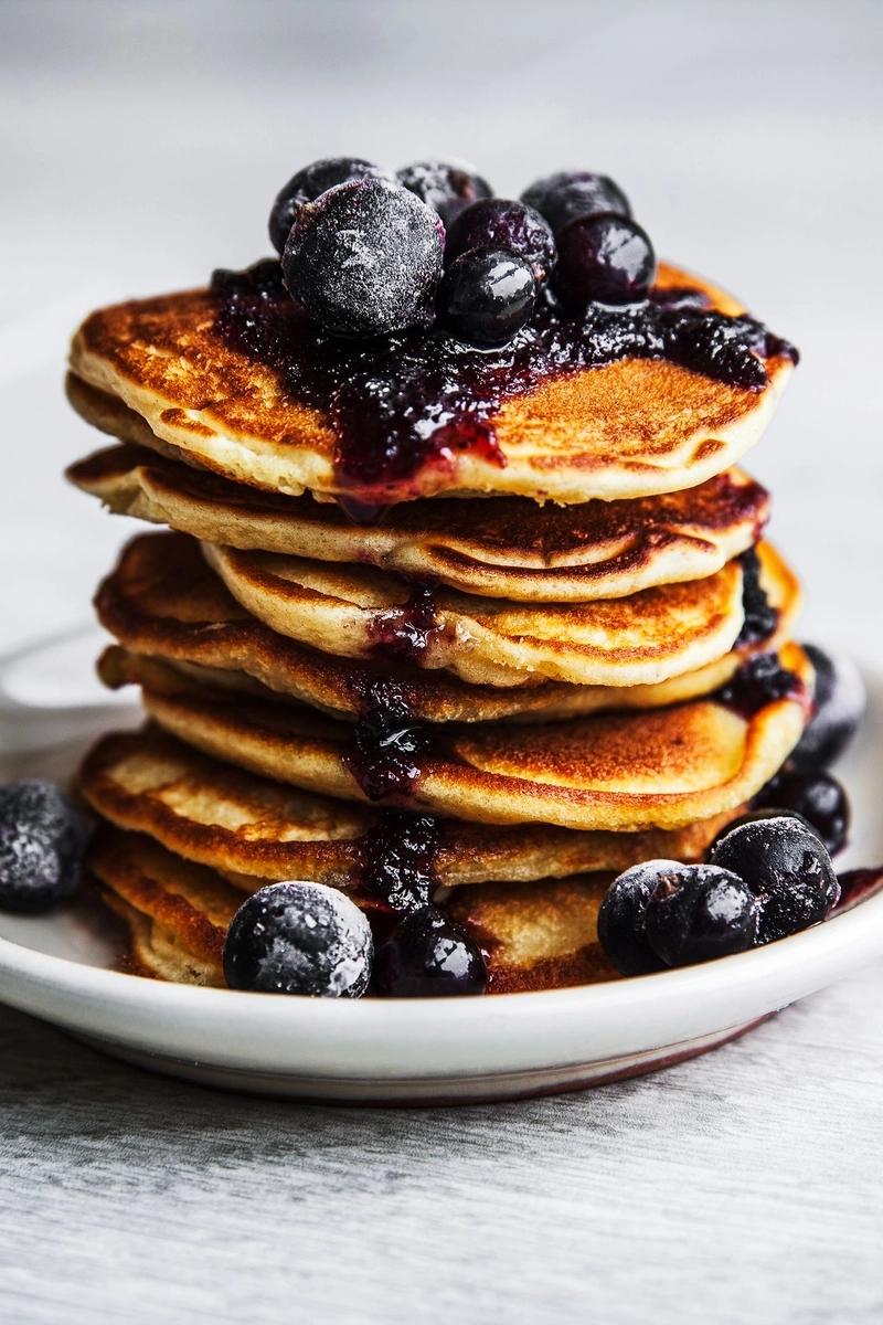 Cottage cheese pancakes with blueberries