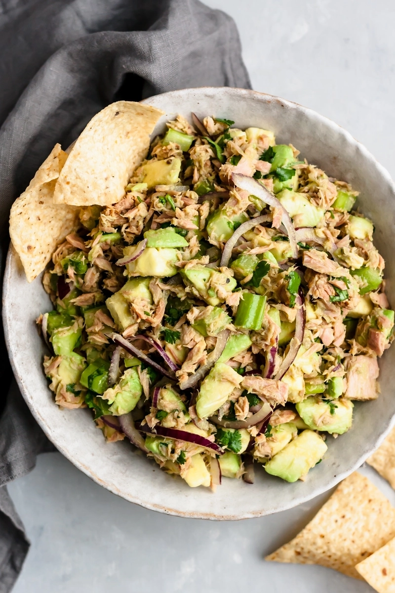 Avocado tuna salad