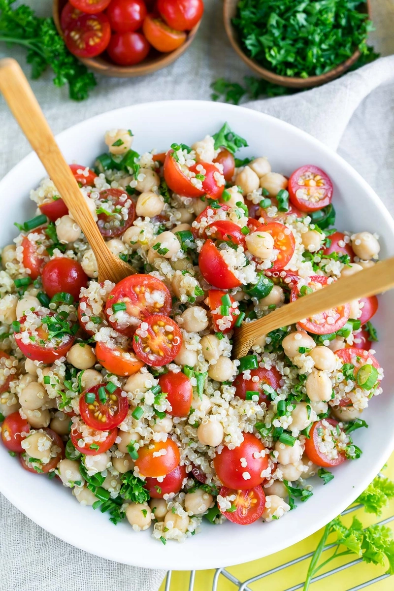 Tomato quinoa salad